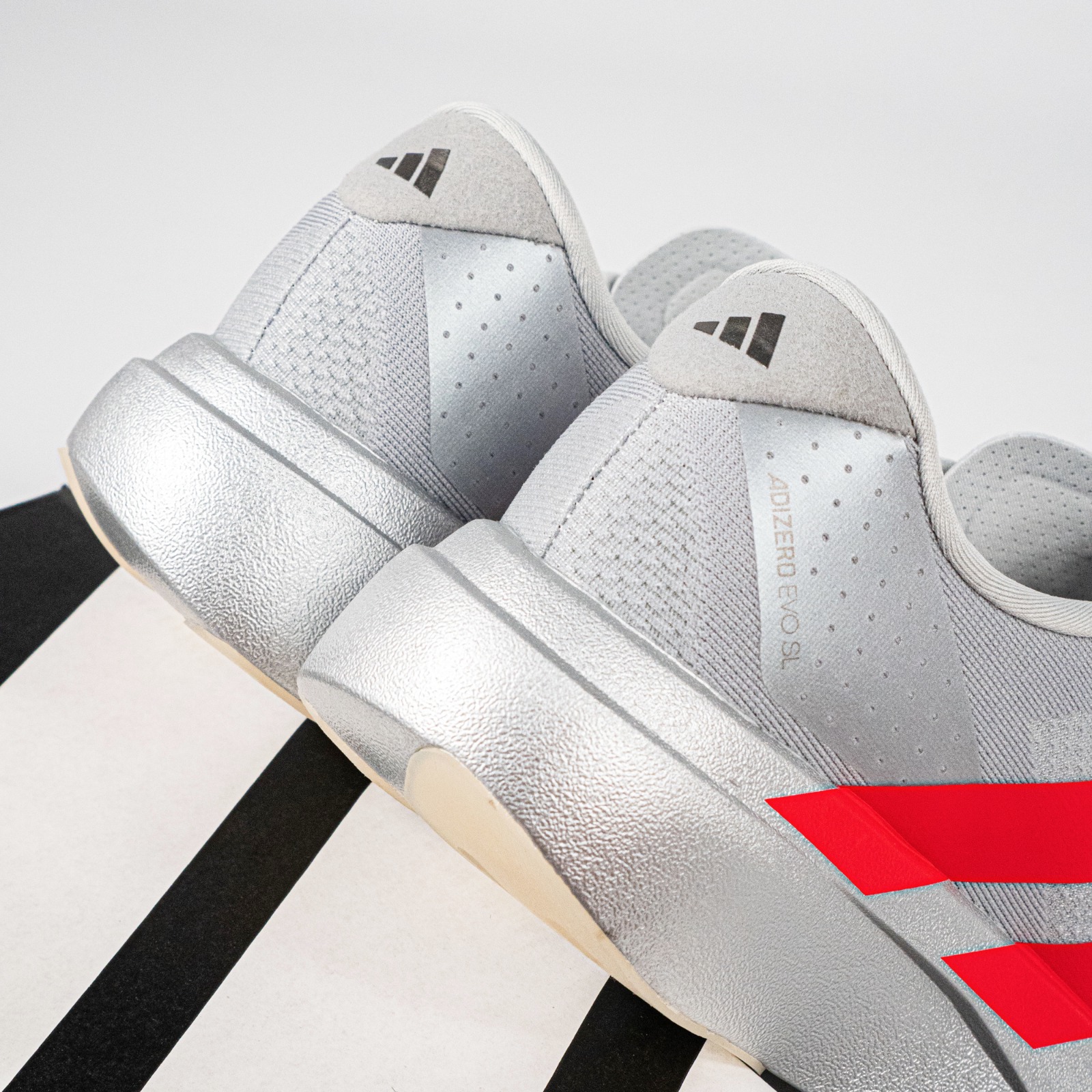 Sepatu Adidas Adizero EVO SL Silver Metallic Red Sneakers Authentic - Image 4