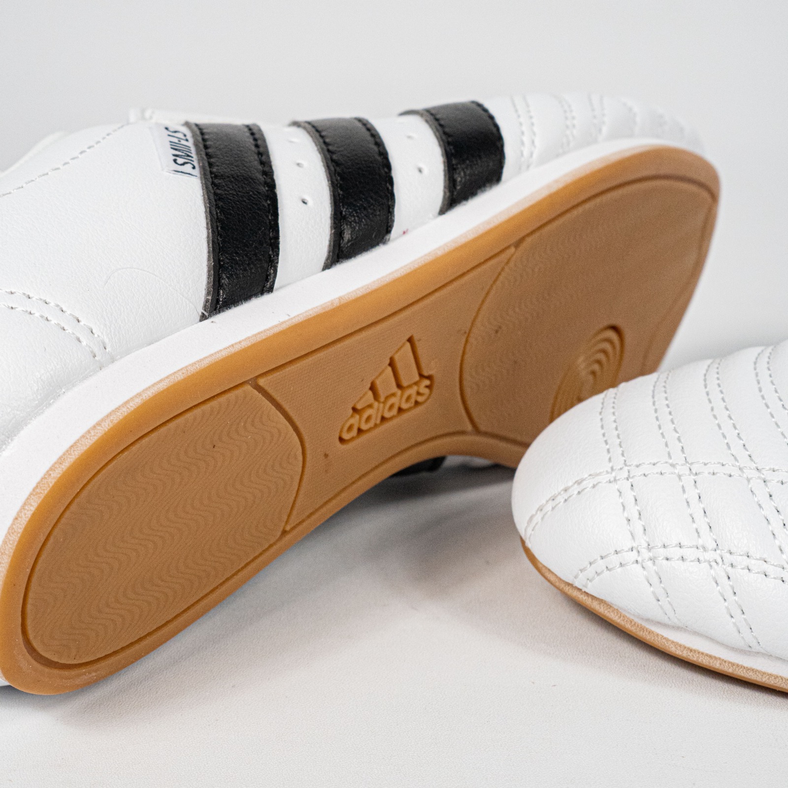Sepatu Adidas Casual Taekwondo White Black Gum Leather Sneakers Authentic - Image 4