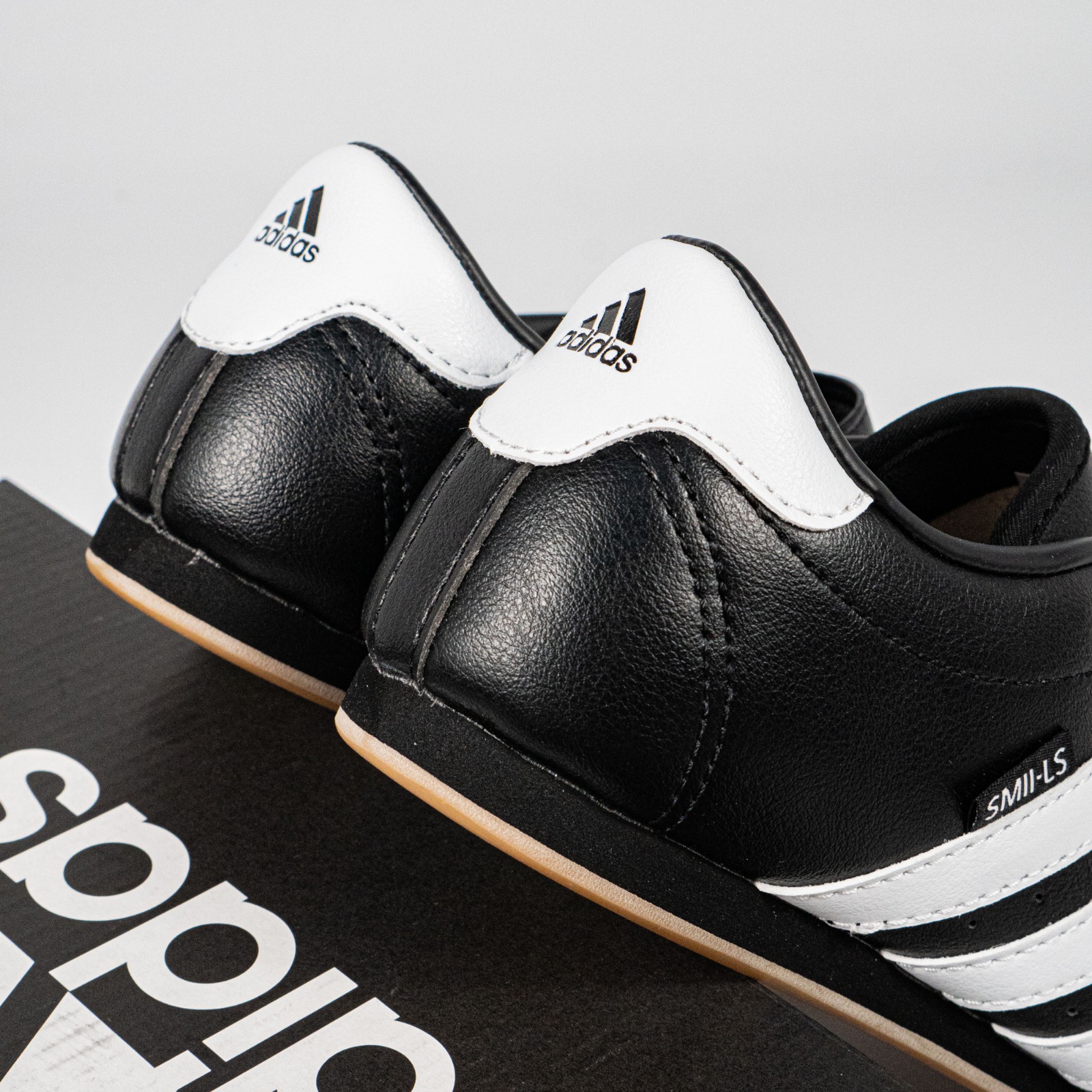 Sepatu Adidas Casual Taekwondo Core Black White Gum Leather Sneakers Authentic - Image 3