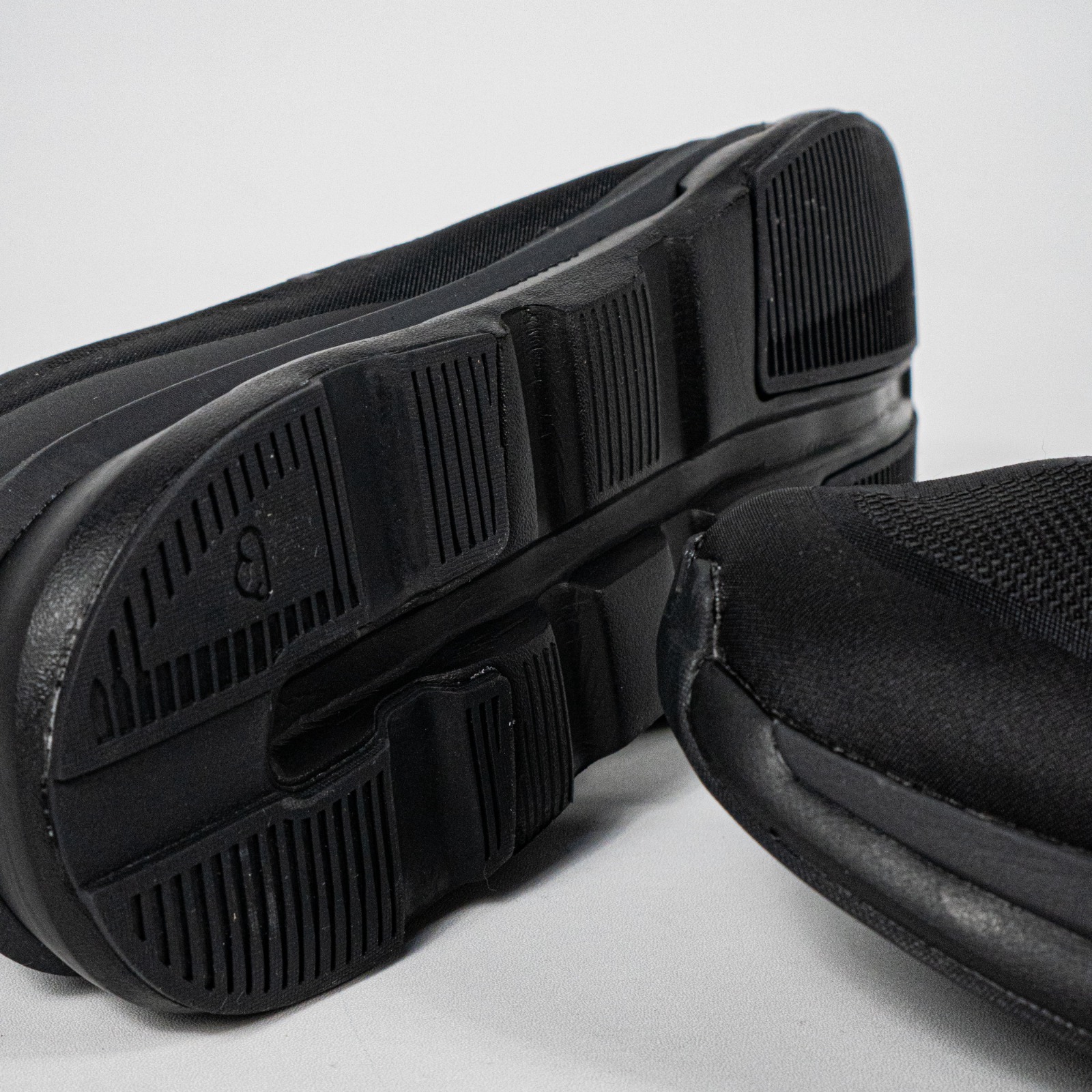 Sepatu On Cloudzone All Black Eclipse Sneakers Casual Olahraga Wanita Pria Outdoor Indoor - Image 4