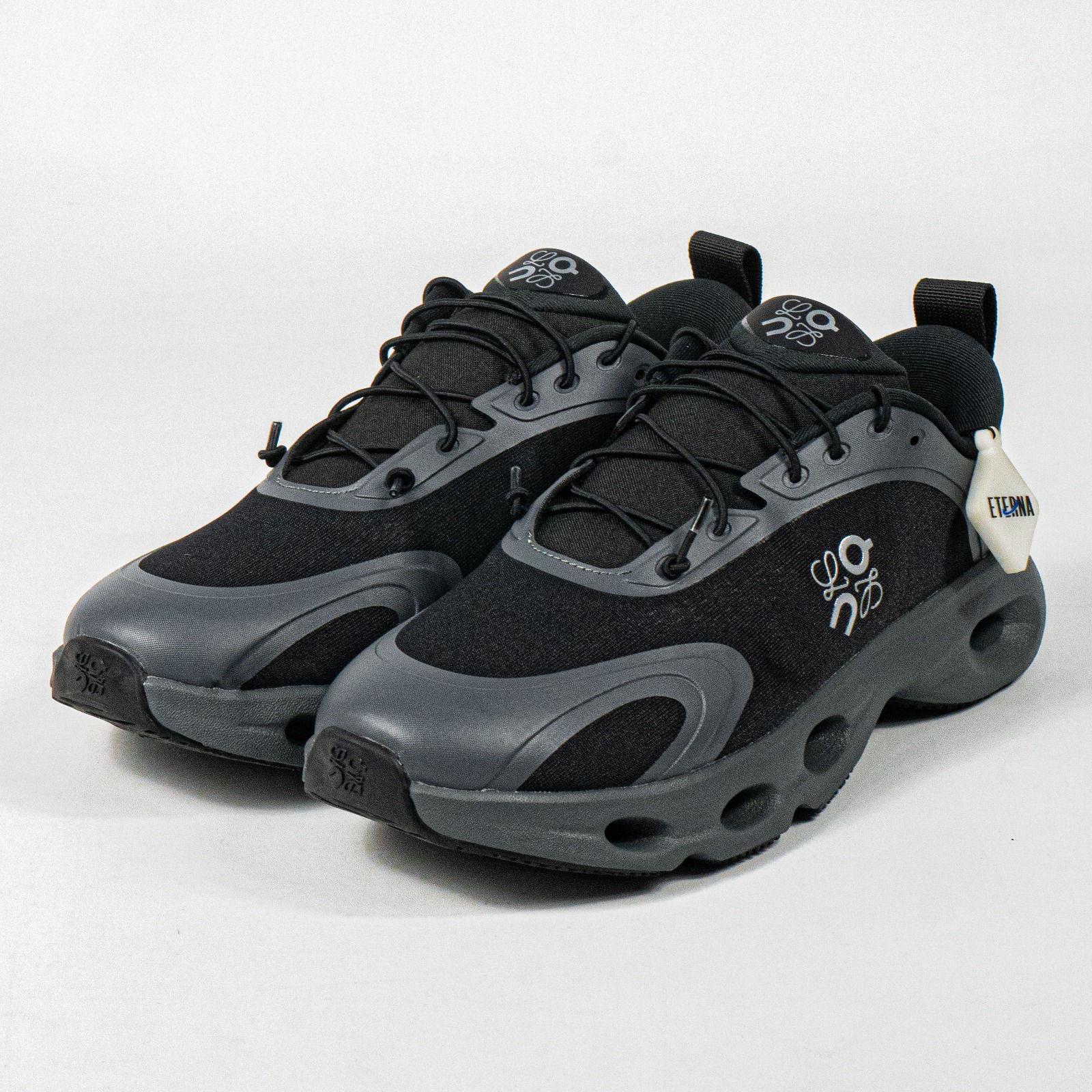 Sepatu On Running Cloudsolo x Loewe Black Sneakers Authentic