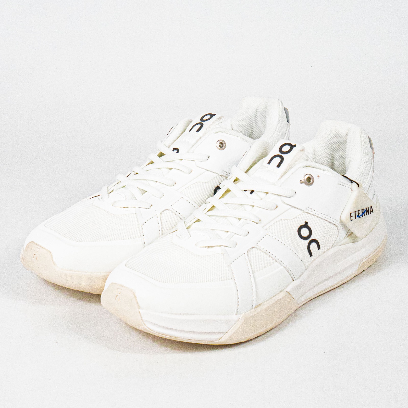 Sepatu On The Roger Clubhouse Pro White Ice Sneakers Authentic