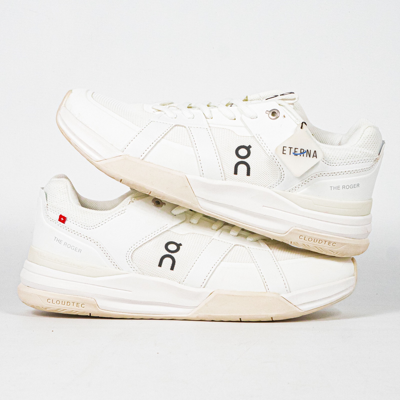 Sepatu On The Roger Clubhouse Pro White Ice Sneakers Authentic - Image 2