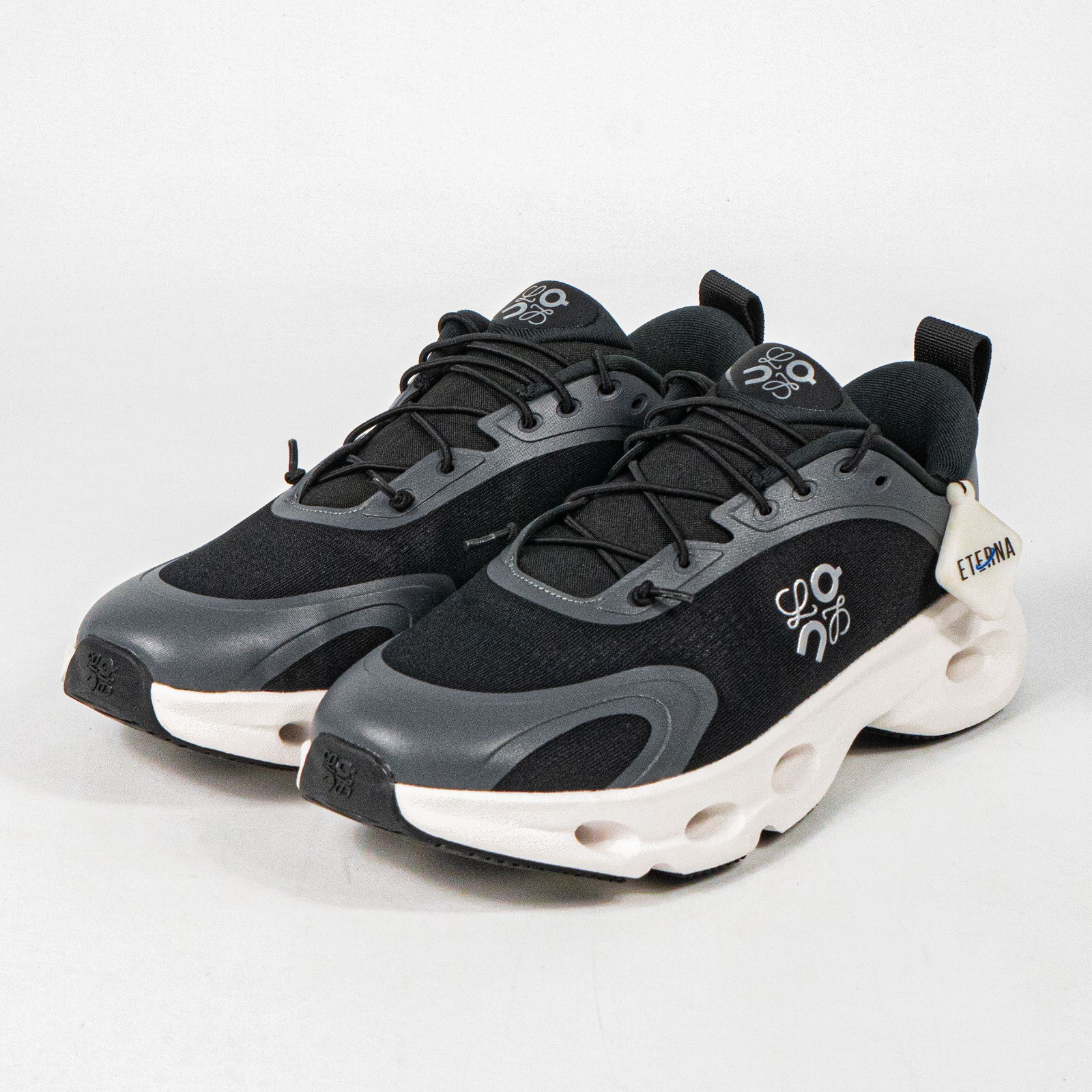 Sepatu On Running Cloudsolo x Loewe Black White Sneakers Authentic
