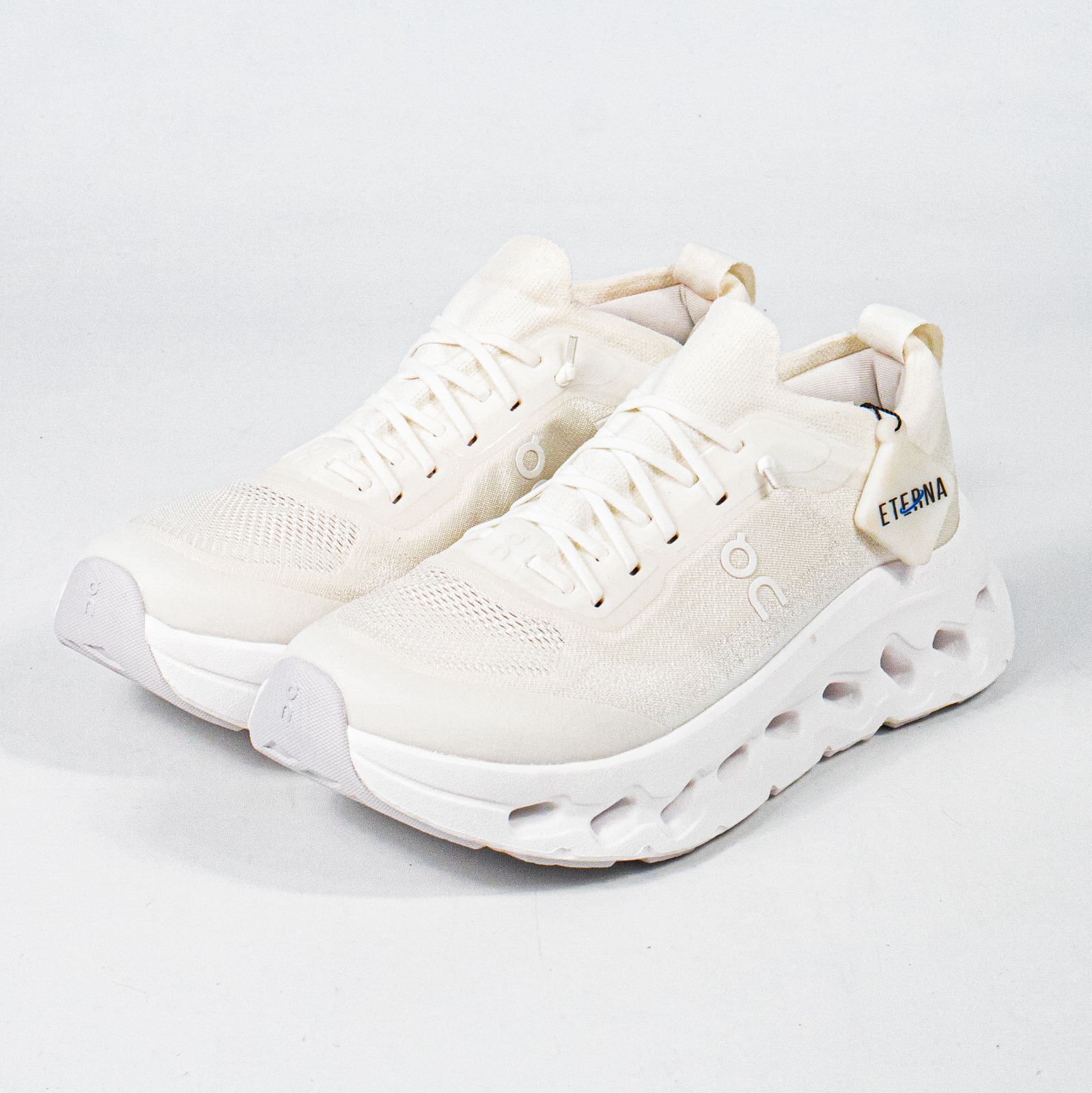 Sepatu On Running Cloudtilt Moon White Frost Sneakers Authentic