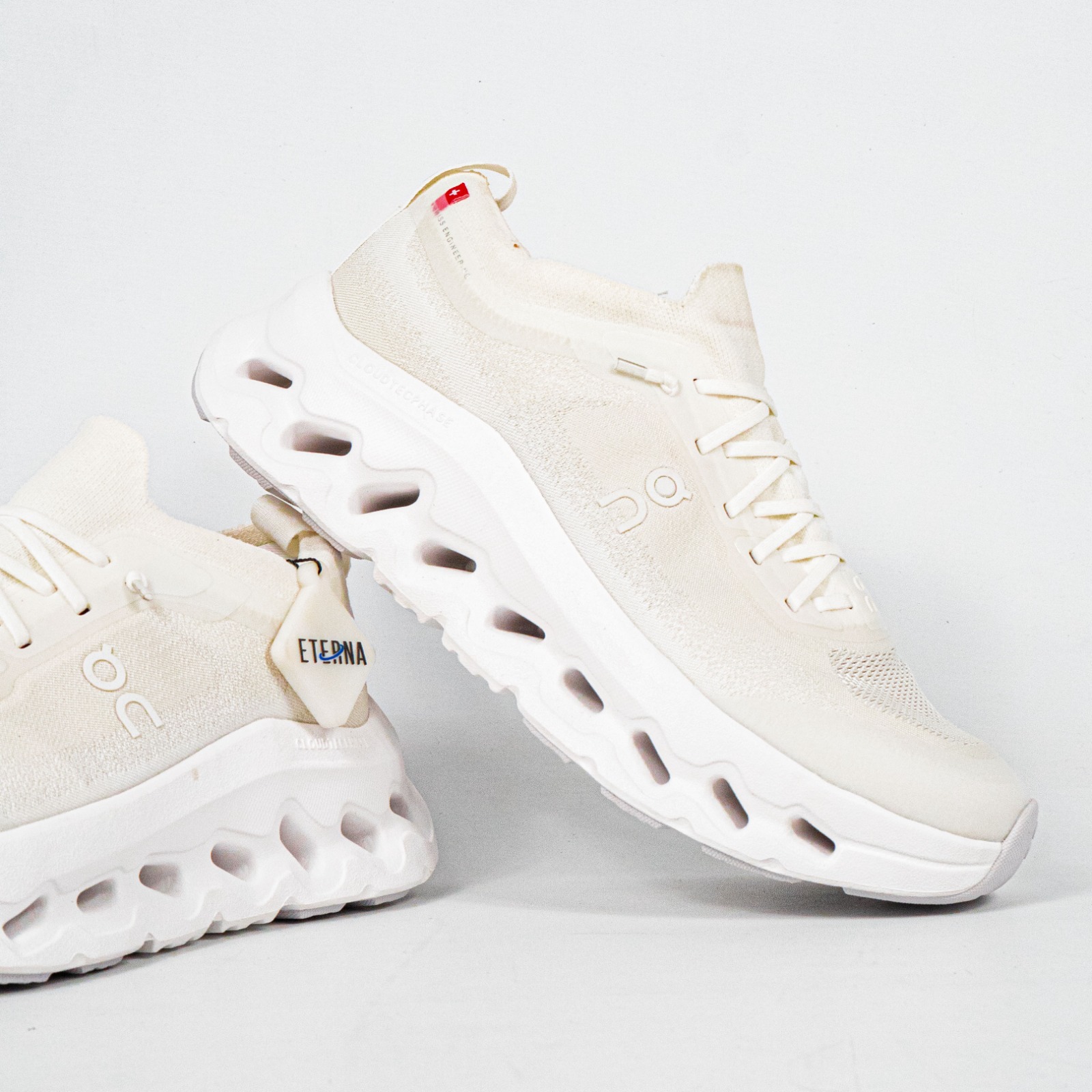 Sepatu On Running Cloudtilt Moon White Frost Sneakers Authentic - Image 3