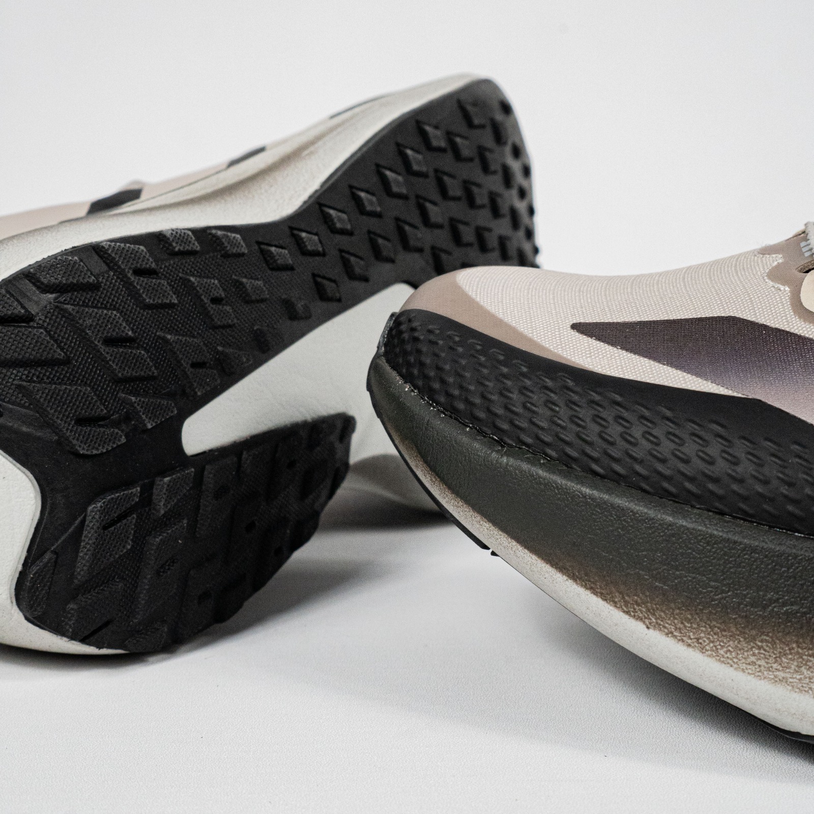 Sepatu Adidas Adizero EVO SL ATR Light Brown Silver Pebble Sneakers Authentic - Image 2