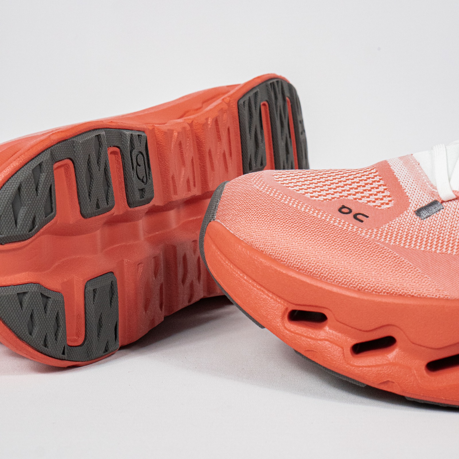 Sepatu On Running Cloudtilt Ivory Canyon White Orange Sneakers Authentic - Image 2