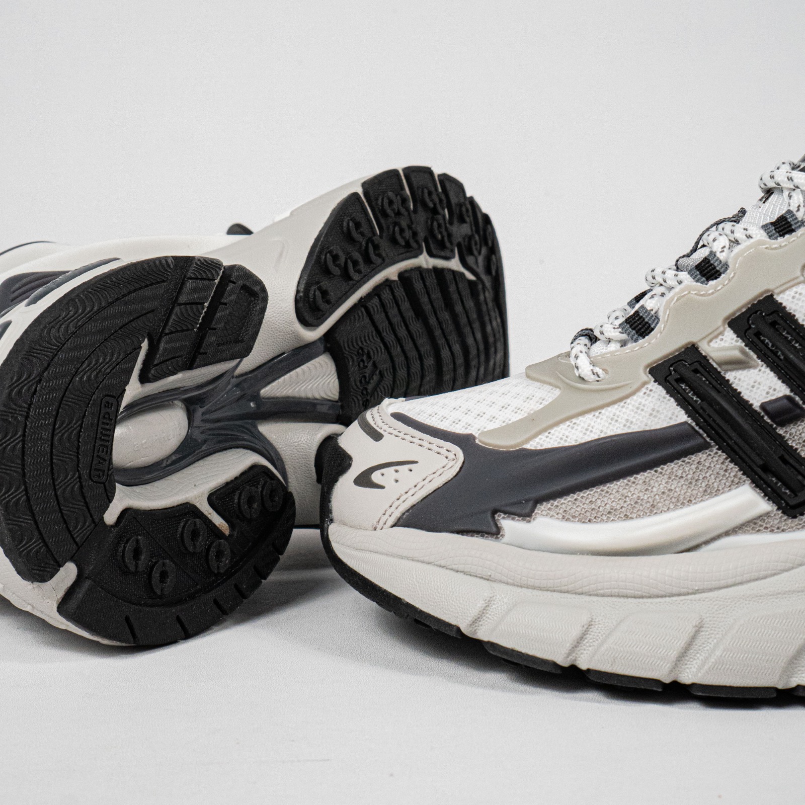 Sepatu Adidas Adistar Jellyfish Pharrel Williams Black Grey Casual Sneakers Unisex Sepatu Kasual Pria Wanita - Image 2