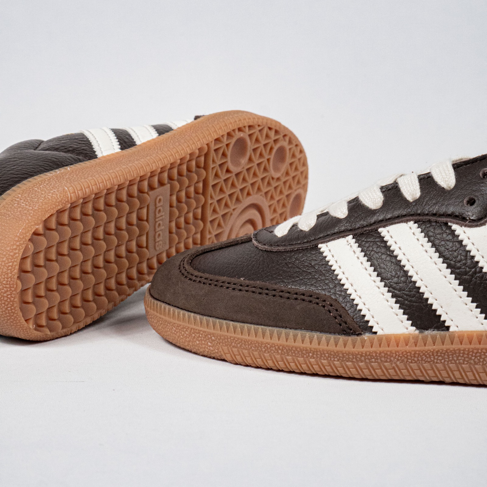 Sepatu Adidas Samba OG Dark Brown Off White Gum Casual Sneakers Unisex Sepatu Kasual Pria Wanita - Image 2
