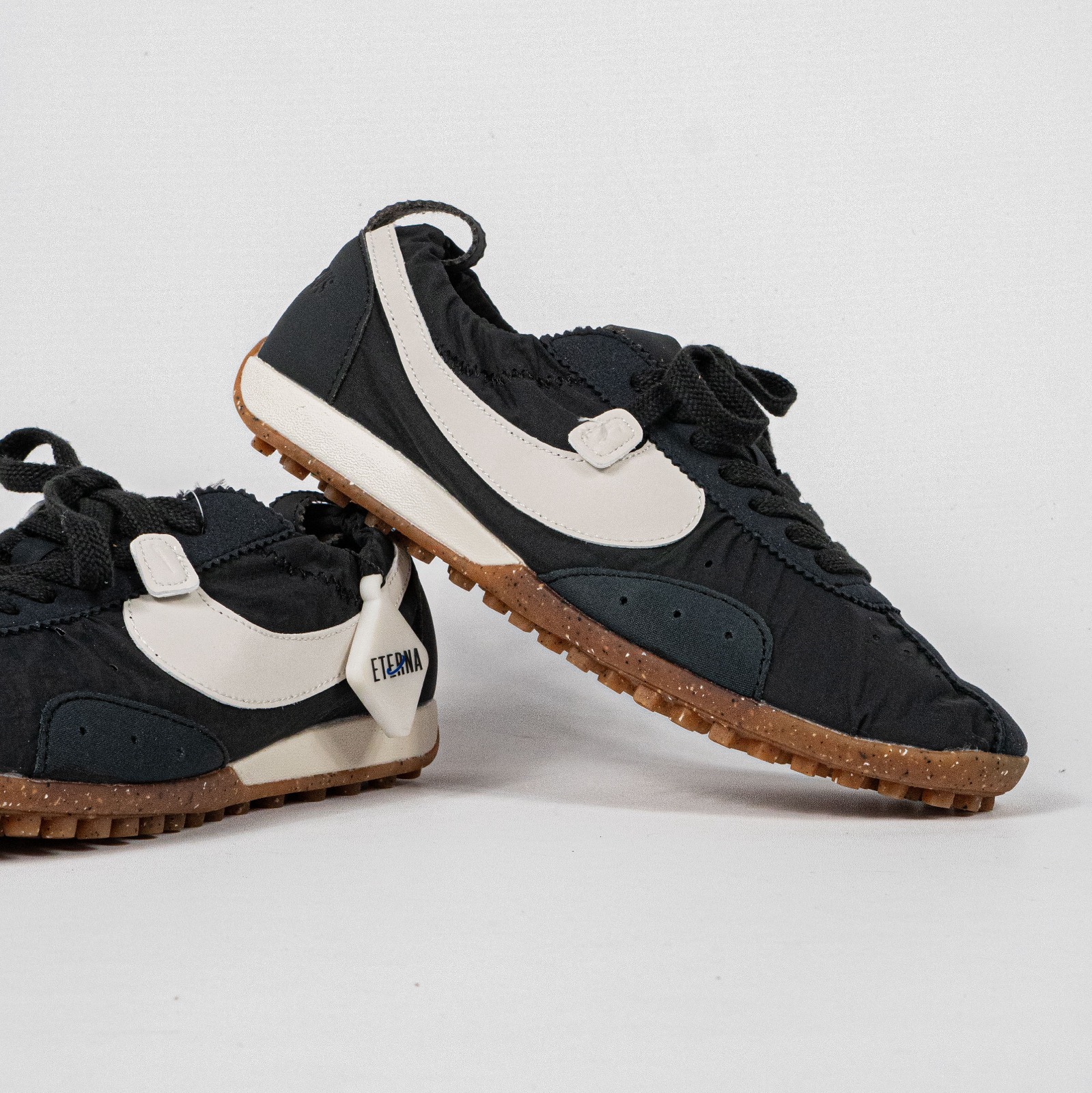 Sepatu Nike Moon Shoe x Jacquemus Off Noir Black Women Casual Sneakers Sepatu Kasual Wanita - Image 3
