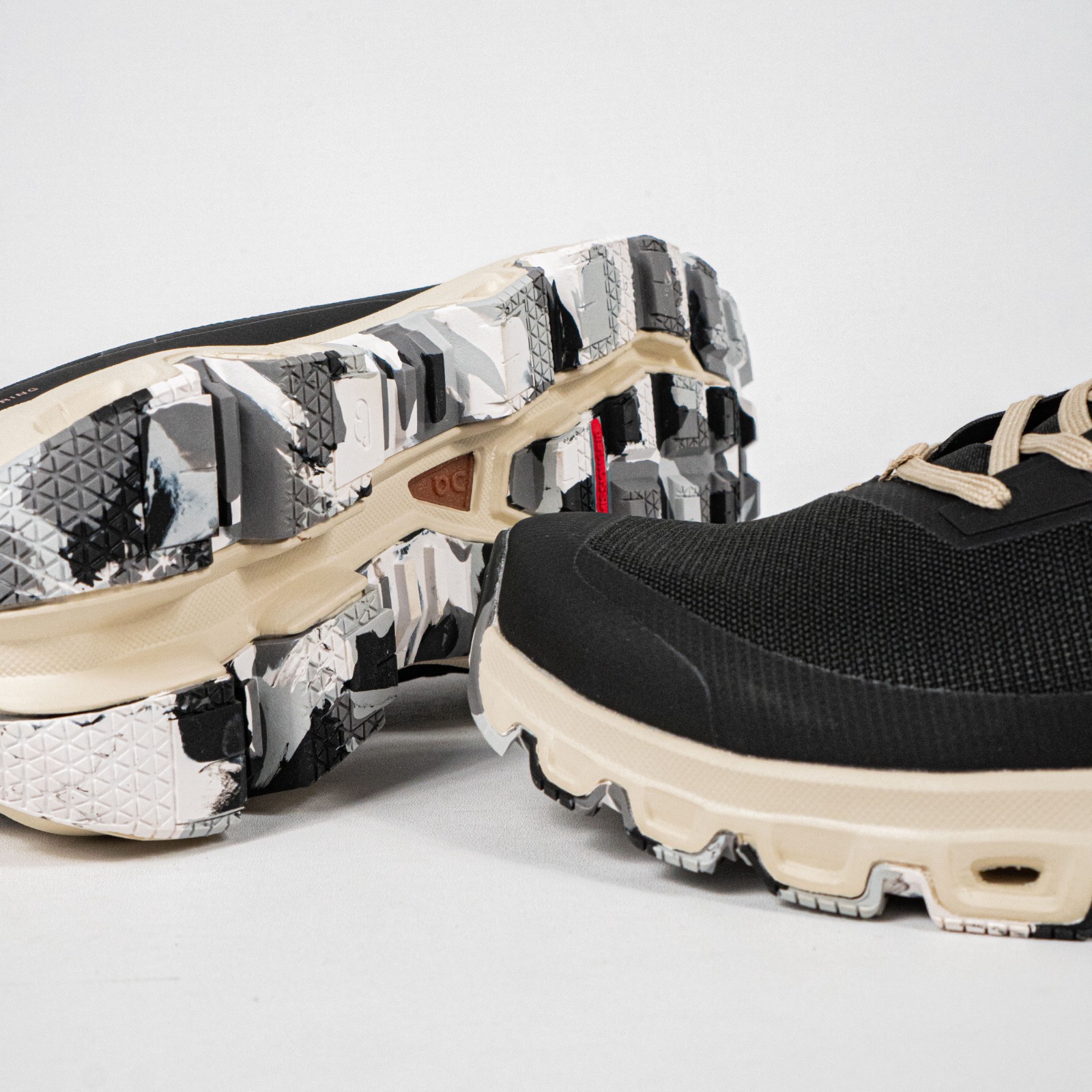 Sepatu On Running Cloudventure Black Cream Sneakers Unisex Sepatu Lari Olahraga Gym Pria Wanita - Image 2