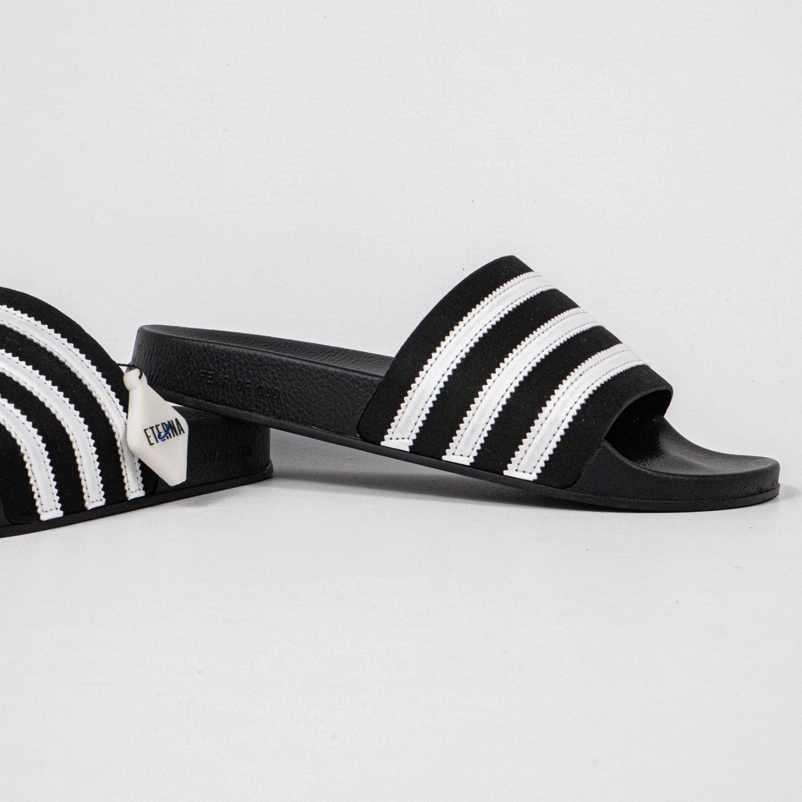 Sandal Adidas Adilette Slides Black Sendal Pria Wanita - Image 3